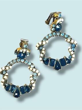 HOLLY CRAFT Signed 1953 Rhinestone Blue & White  Faux Jewel Clip Earrings